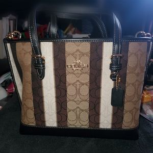 NWOT Coach Mollie tote matching wallet